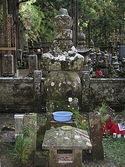 明智光秀はなぜ死後も語られ続けたのか？墓と伝承が残した敗者の記憶
